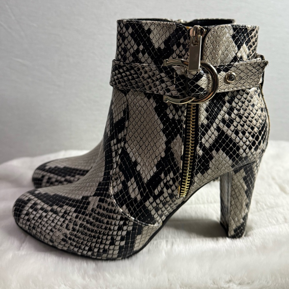 (NEW) GUESS Snake Print Python Ankle Boots - Picture 1 of 10